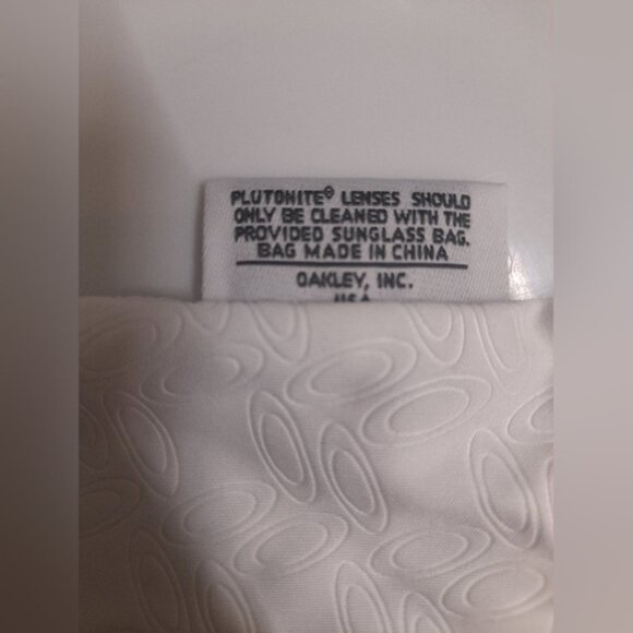 Oakley Empty Soft shell case + Pouch (Ivory/White) - Picture 3 of 11